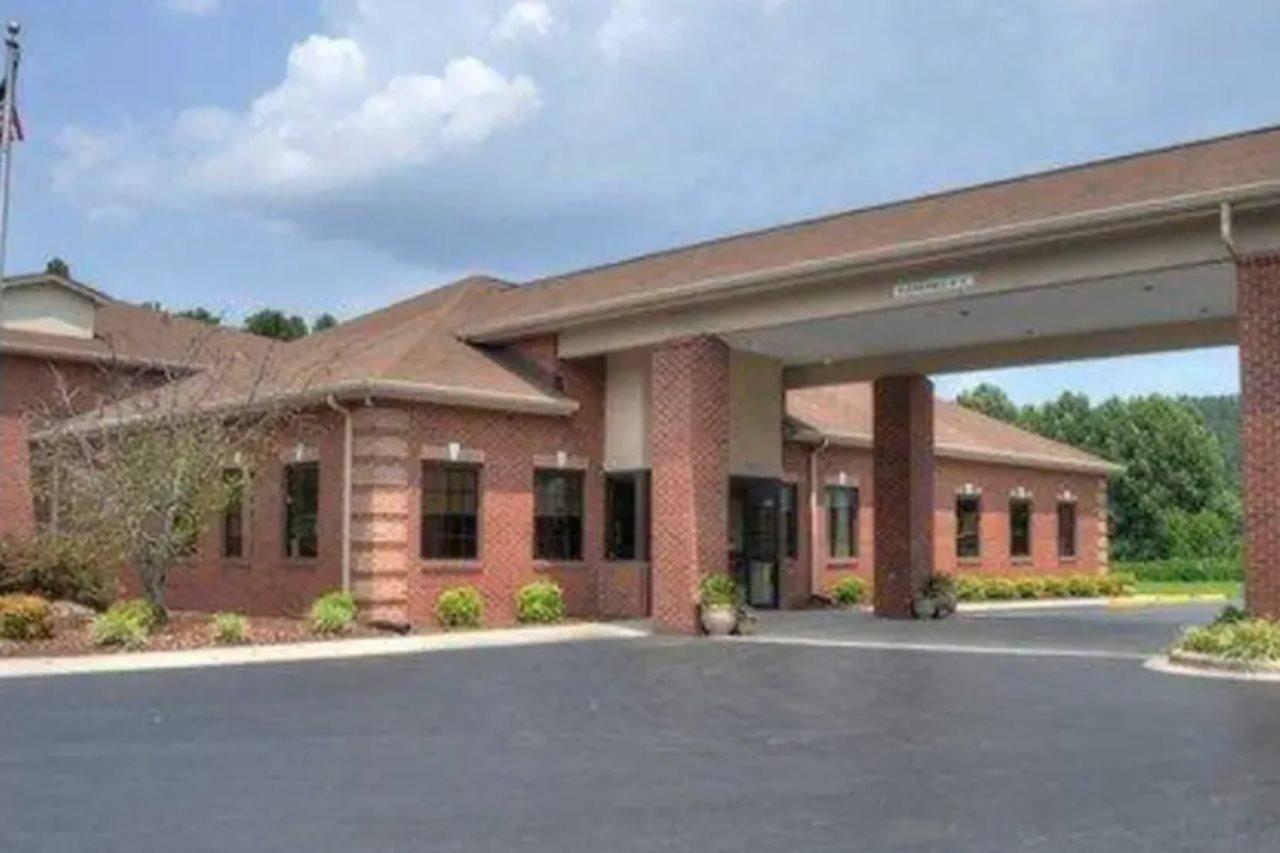 Comfort Inn Near Downtown & Blue Ridge Pkwy Marion Esterno foto