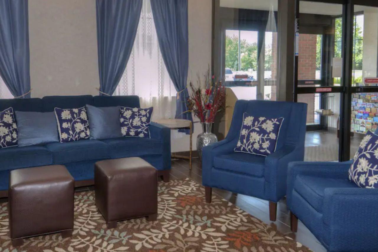 Comfort Inn Near Downtown & Blue Ridge Pkwy Marion Esterno foto