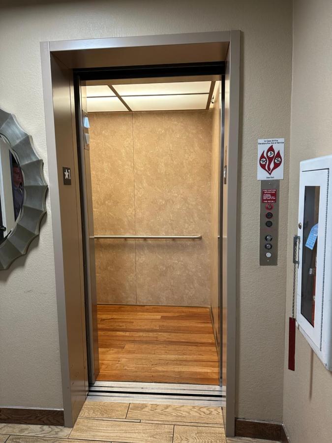 Comfort Inn Near Downtown & Blue Ridge Pkwy Marion Esterno foto