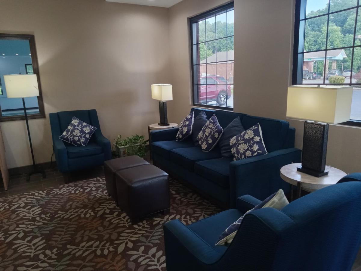 Comfort Inn Near Downtown & Blue Ridge Pkwy Marion Esterno foto