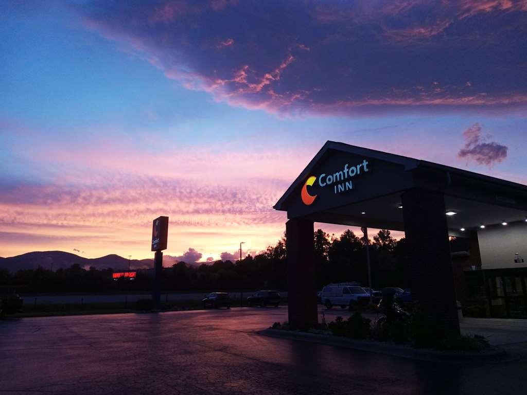 Comfort Inn Near Downtown & Blue Ridge Pkwy Marion Esterno foto