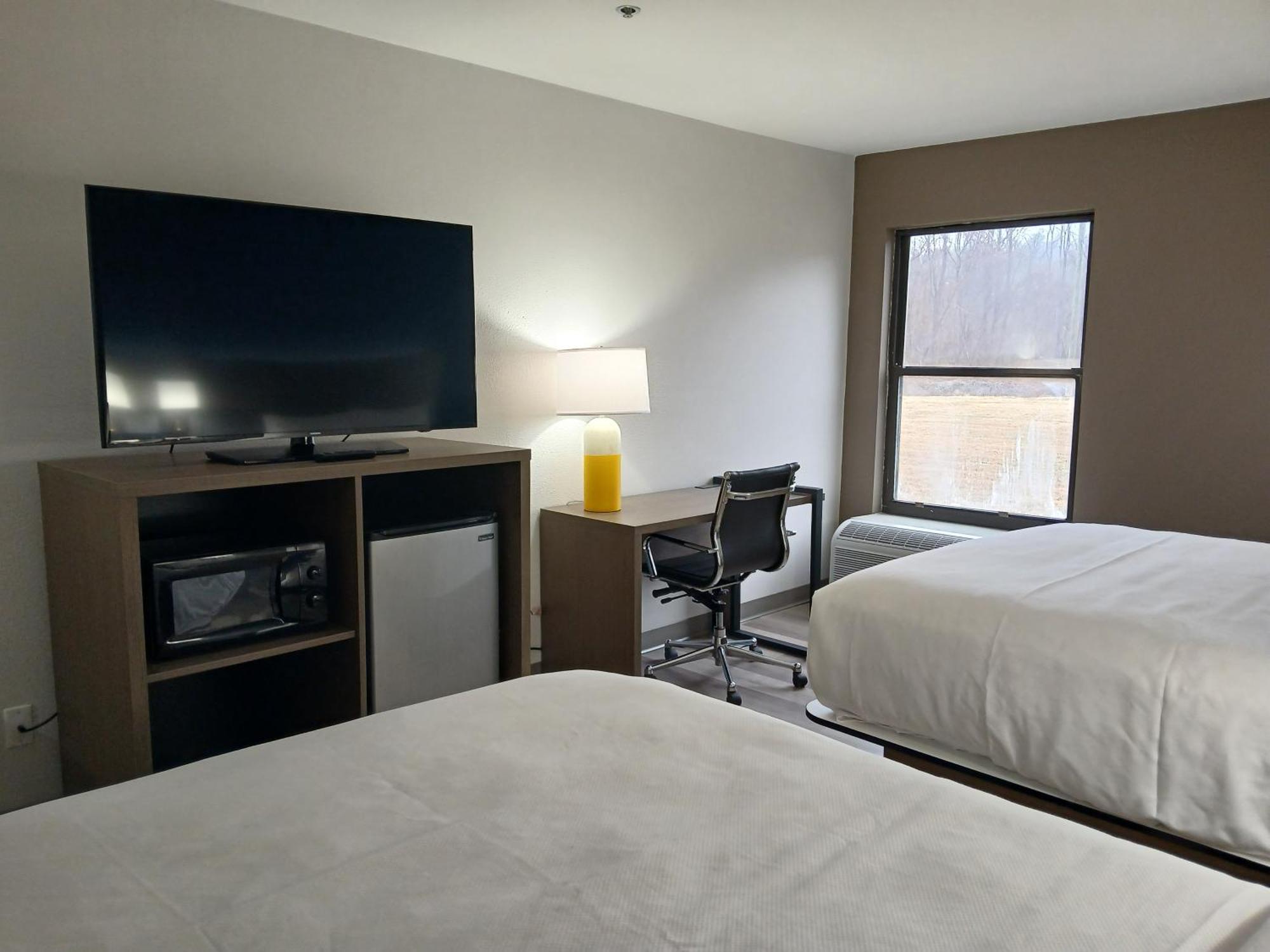 Comfort Inn Near Downtown & Blue Ridge Pkwy Marion Esterno foto