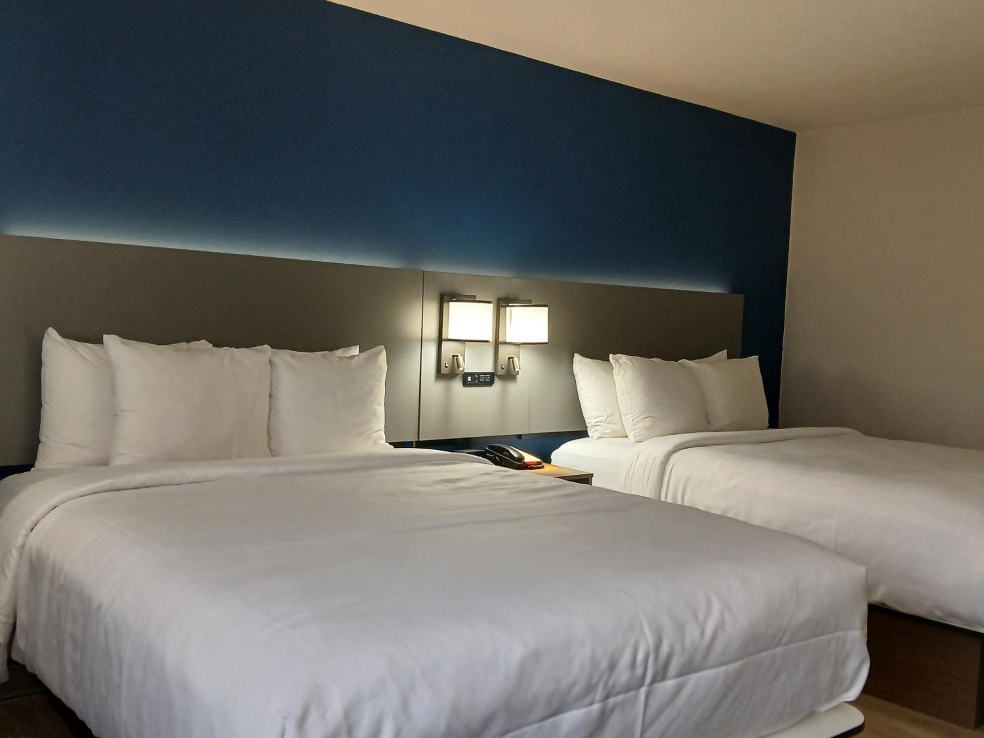 Comfort Inn Near Downtown & Blue Ridge Pkwy Marion Esterno foto