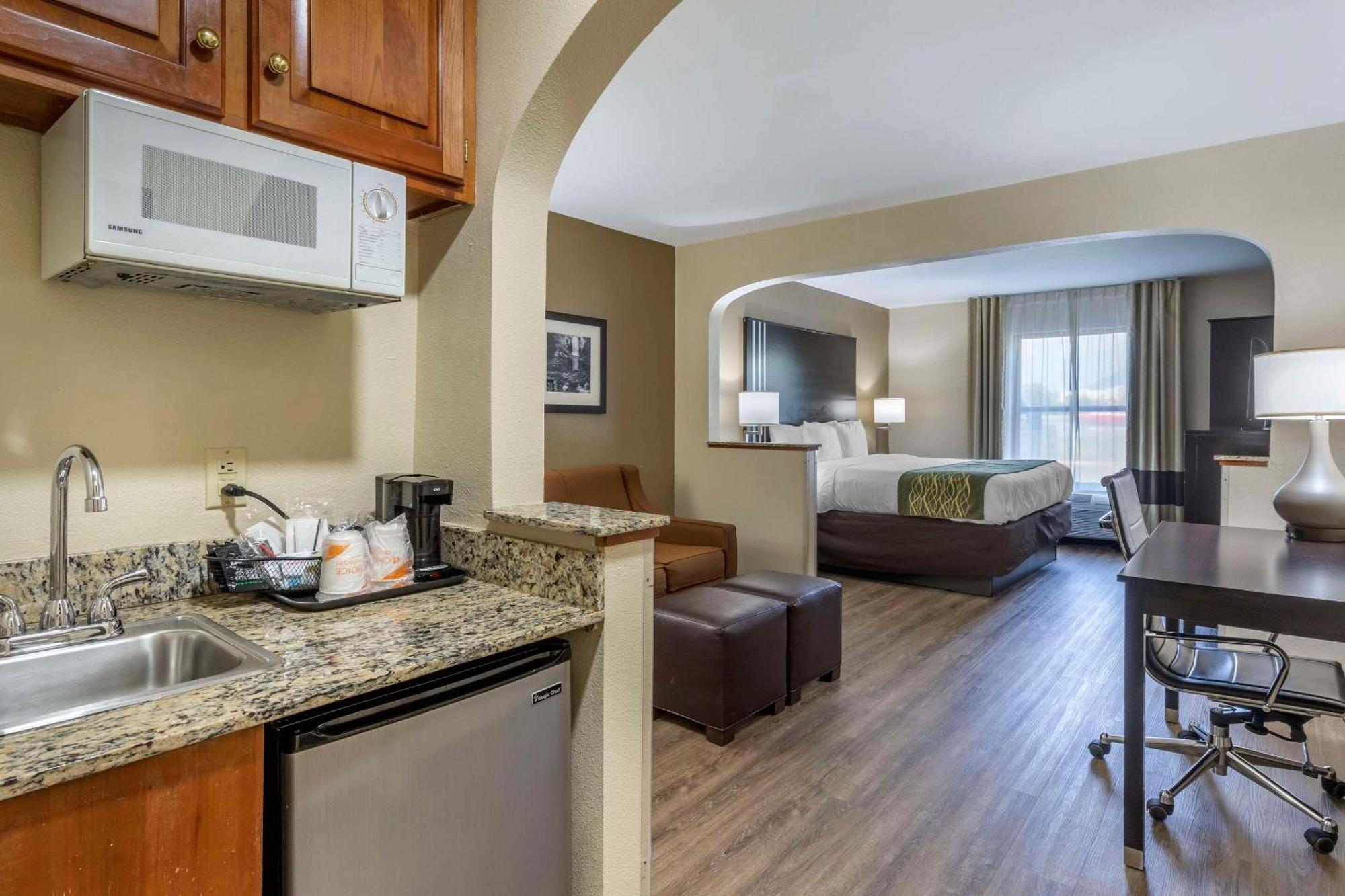 Comfort Inn Near Downtown & Blue Ridge Pkwy Marion Esterno foto