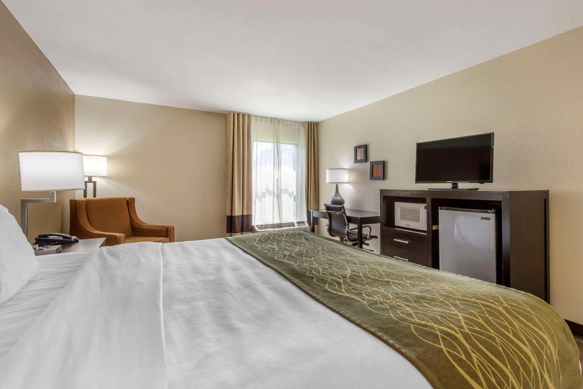 Comfort Inn Near Downtown & Blue Ridge Pkwy Marion Esterno foto