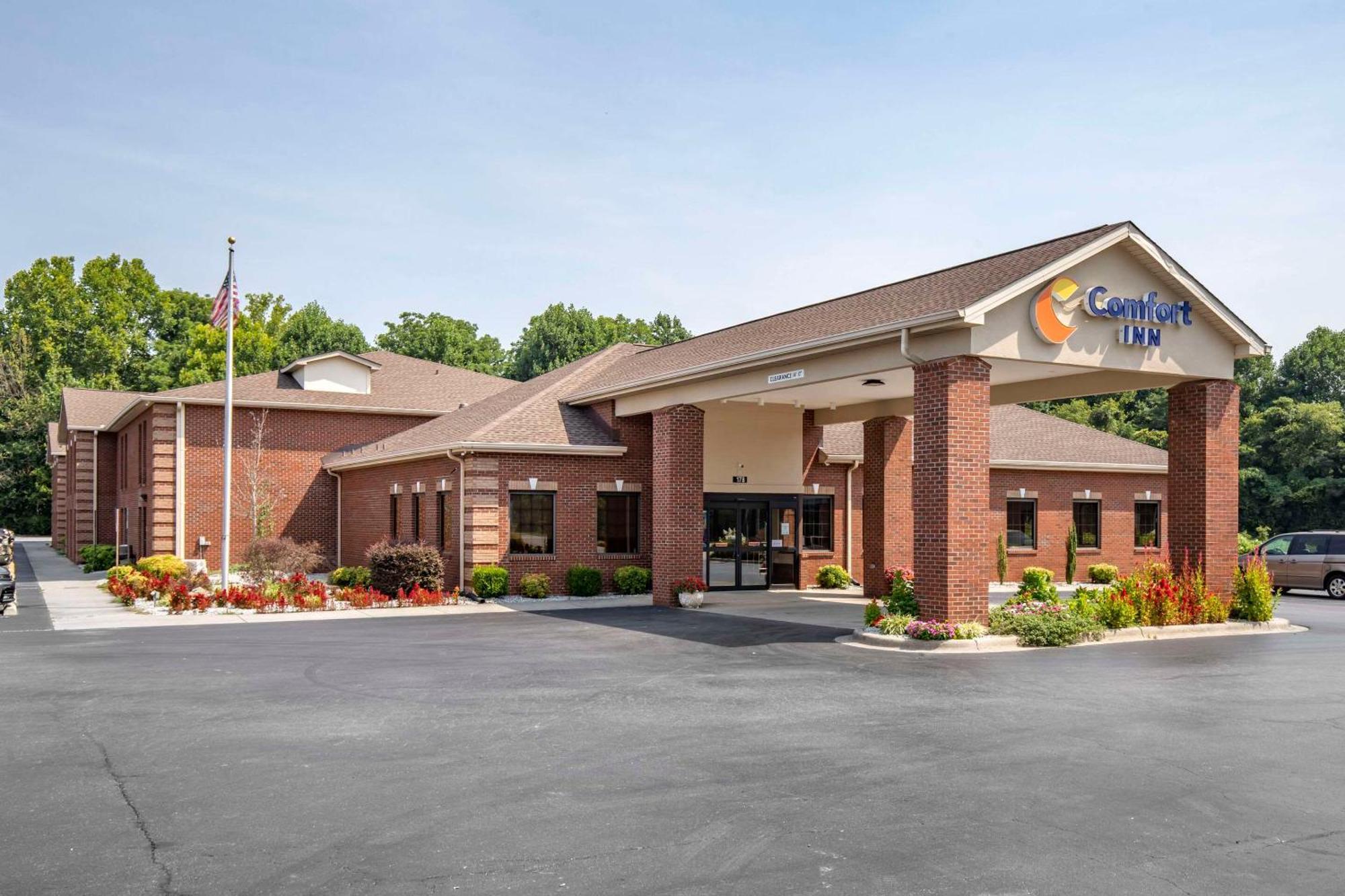 Comfort Inn Near Downtown & Blue Ridge Pkwy Marion Esterno foto