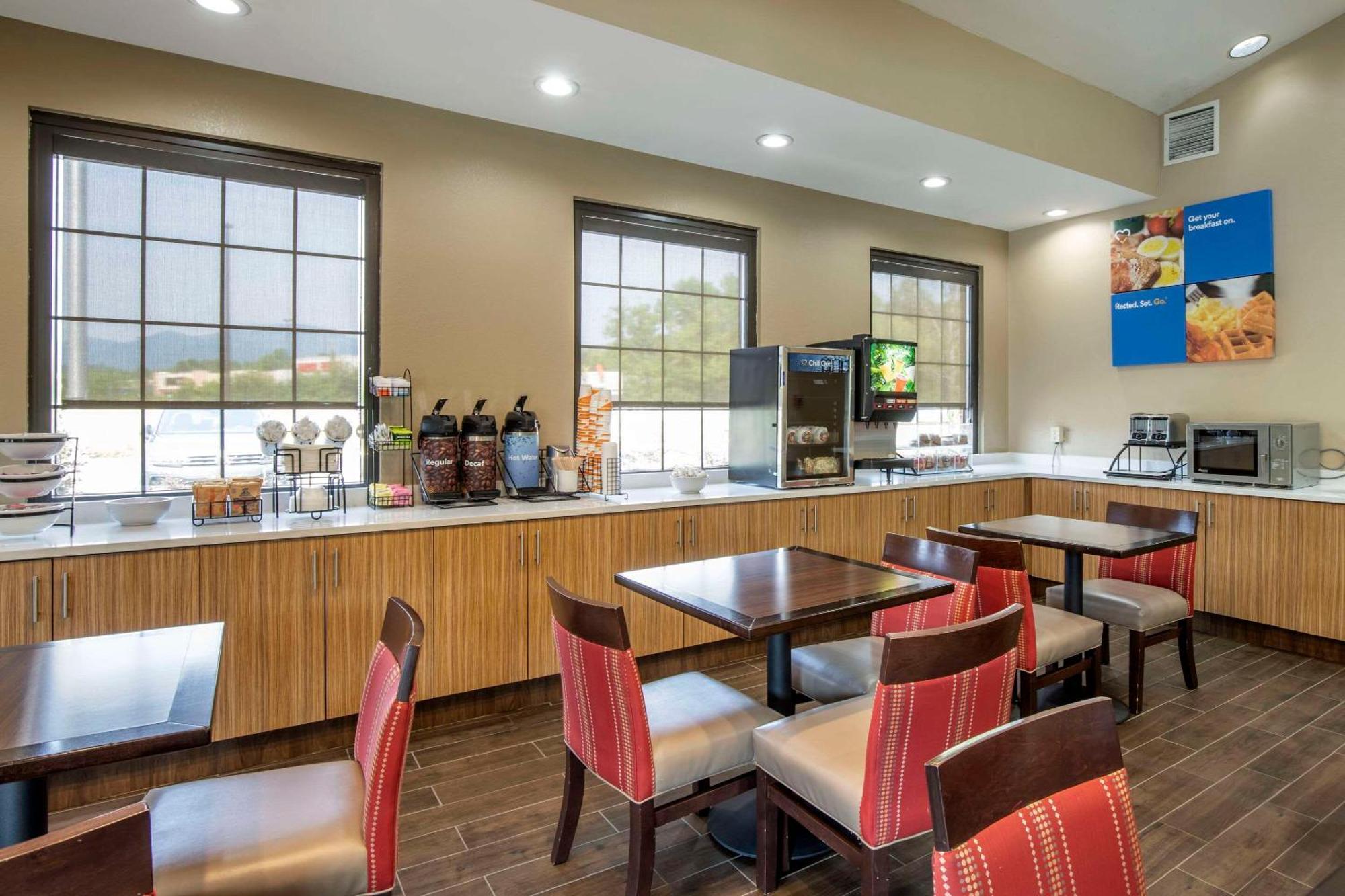 Comfort Inn Near Downtown & Blue Ridge Pkwy Marion Esterno foto